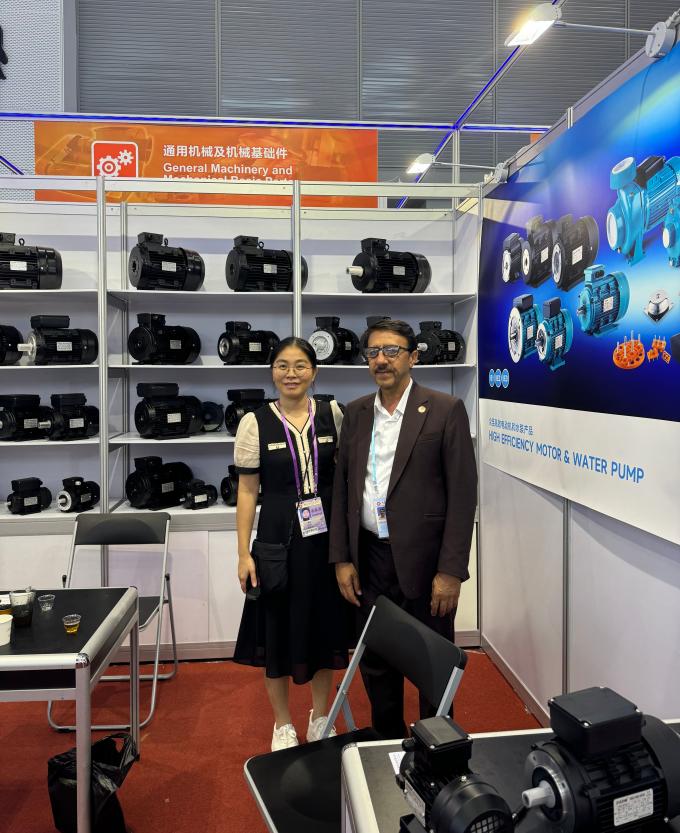 محرك عمود مجوف 4 كيلو واط 5.5 حصان B3 87/61 عمود مجوف 24 ملم حماية IP55 1400 دورة في الدقيقة ثلاثي الأطوار 380 فولت لغسالات الضغط ومحطات الغسيل 15