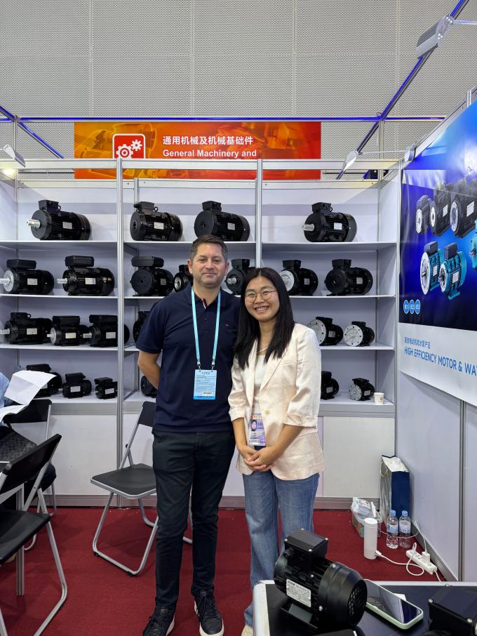 مضاد للماء 220 فولت التيار المتردد الجهد غير المتزامن المحرك 60 هرتز B35 حجم الاطار 0.09HP / 0.06KW لآلة القهوة التجارية 15